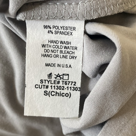 Blumin short sleeve v-neck top with floral detailing. - Picture 6 of 7